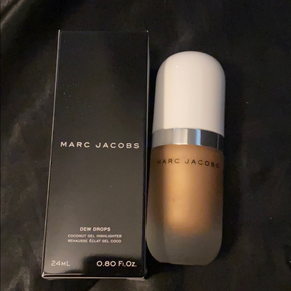 NIB Marc Jacobs dew drops in shade tantalize